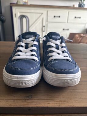 Skechers Arch-Fit Navy and White Canvas Low-Top Sneakers